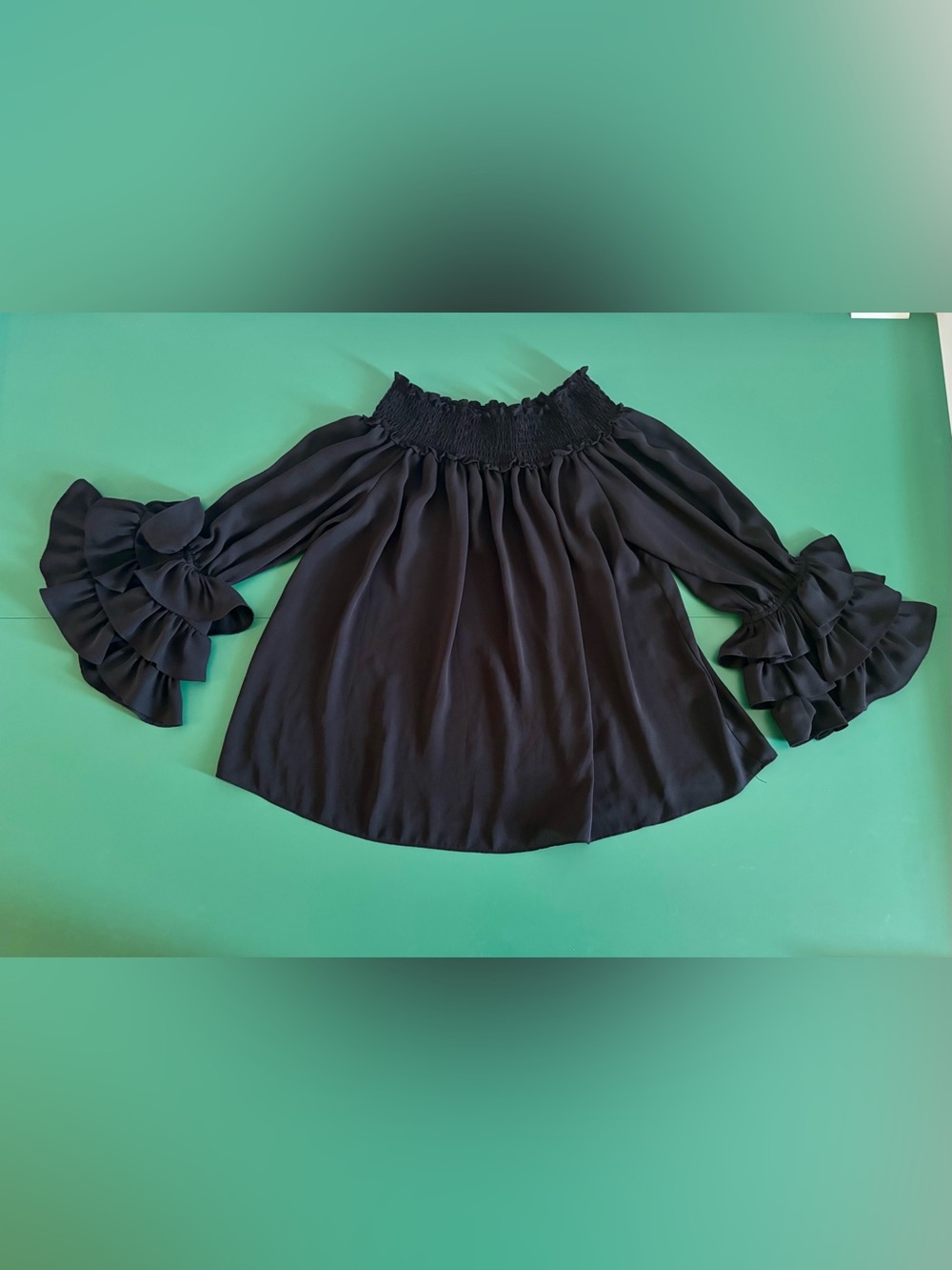 CeCe Size XS  Black Off-Shoulder Ruffle-Sleeve Blouse